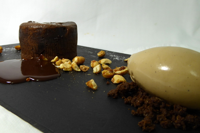 Extra bitter chocolate micuit with coffee ice cream