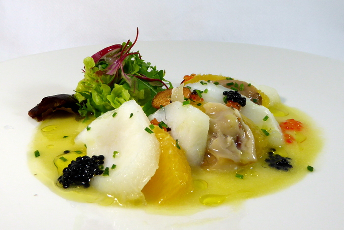 Oyster and cod salad with pil- pil and orange juice