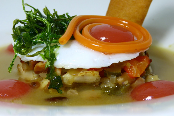Begihandi lasagna onddoz barrubetea, patata zopan eta txipiroia